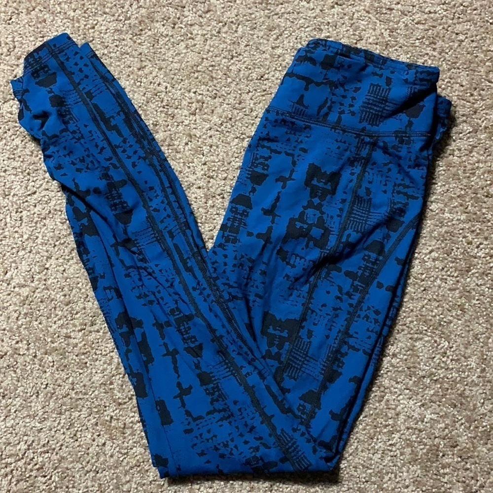 Women’s Cabi exercise leggings blue and black, very good condition Size Medium